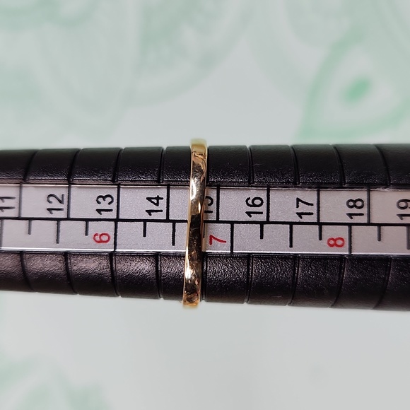 14k Yellow Gold Vintage Opal and Diamond Ring - Picture 3 of 5